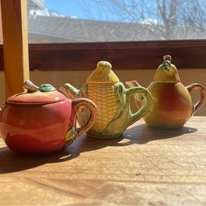 Tiny Teapots